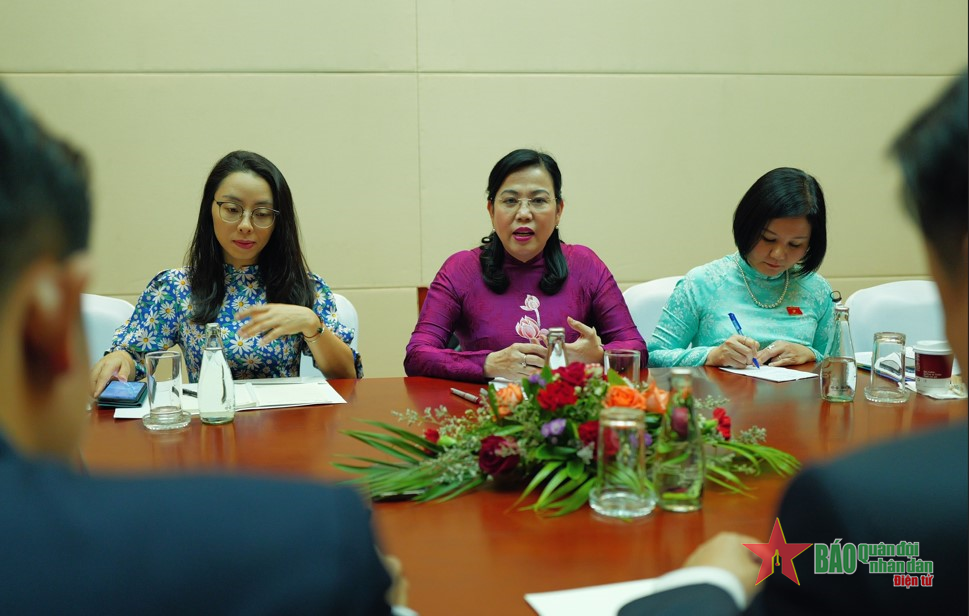 Trưởng ban Công tác đại biểu Nguyễn Thanh Hải gặp gỡ Chủ nhiệm Ủy ban Công tác đại biểu Quốc hội Lào